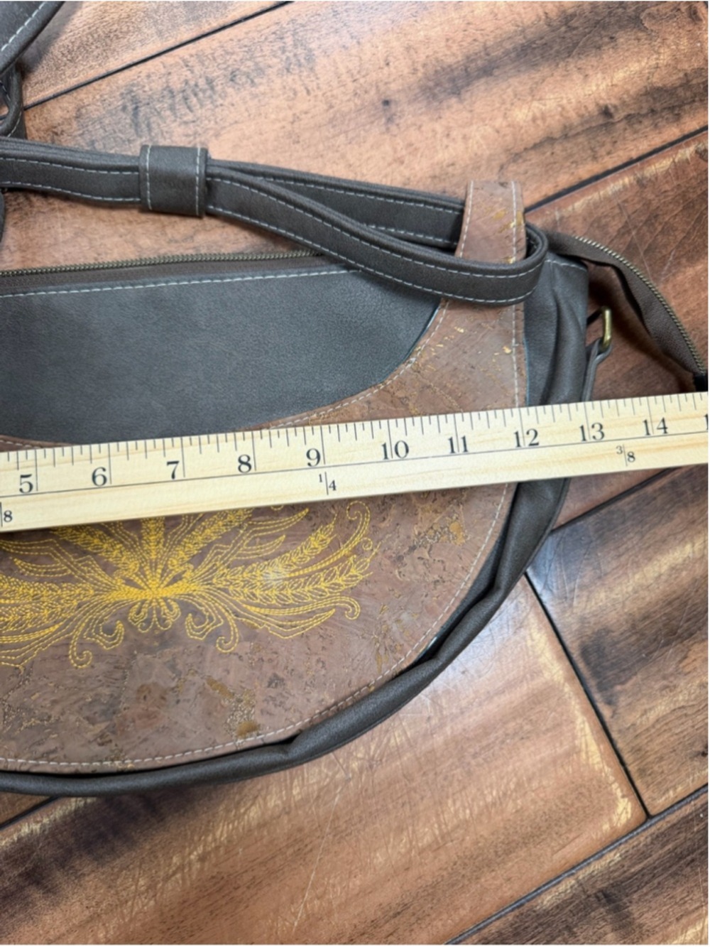 Fox & Fawn Cork Embroidered Boho Crossbody Bag - Picture 11 of 12